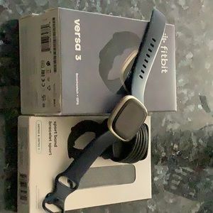 Fitbit Versa 3 w/ sport band bracelet